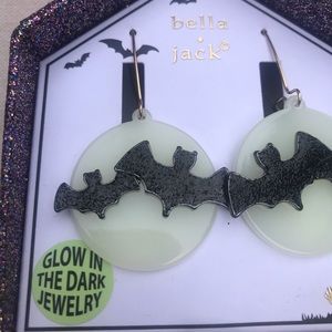 NEW !!! Glow In The Dark Halloween earrings.